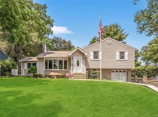 18 Edgewood Rd, Hartsdale, NY 10530