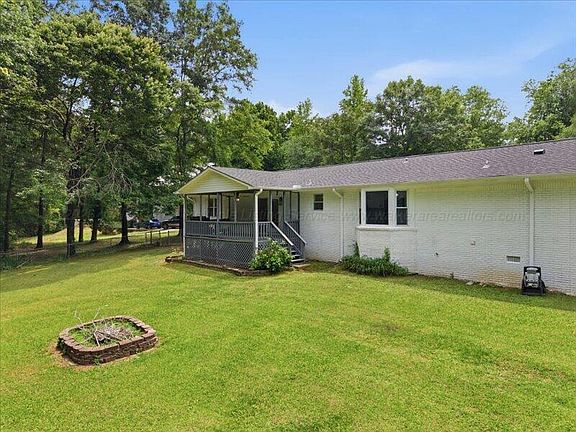 3rd image of 1001 Willowbrook Dr