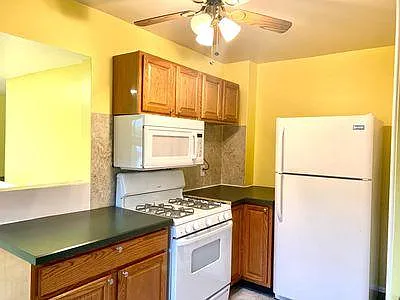 475 Hillview Rd — Photo 18
