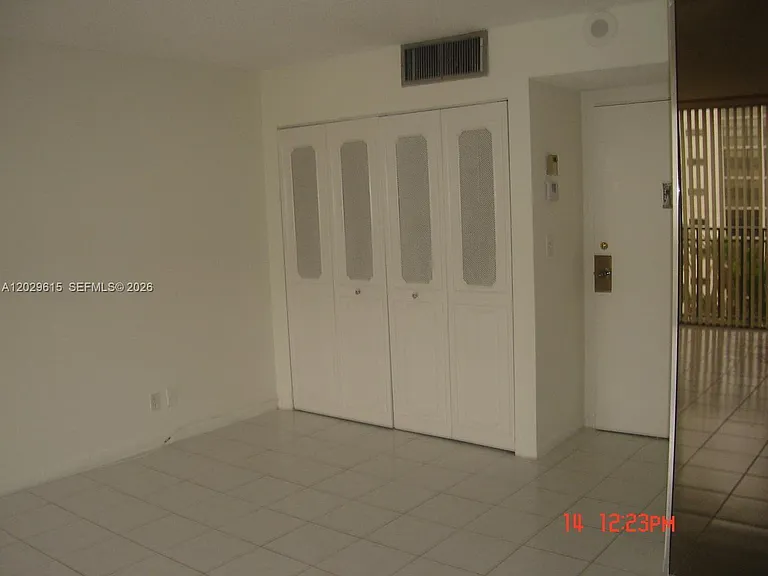 16919 N Bay Rd #504 — Photo 11
