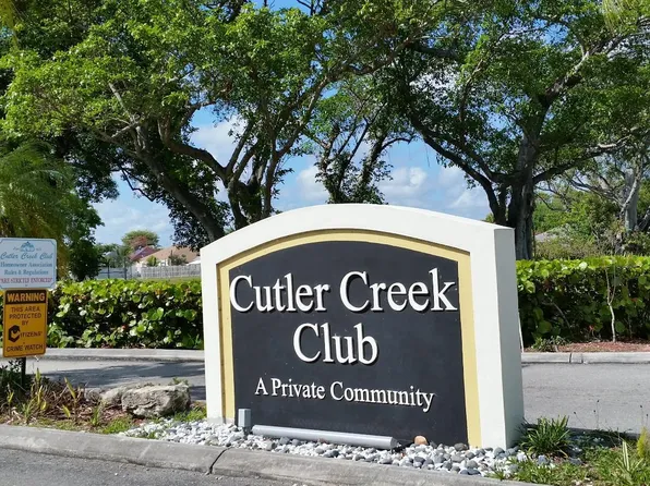 10371 SW 208th Ter, Cutler Bay, FL 33189