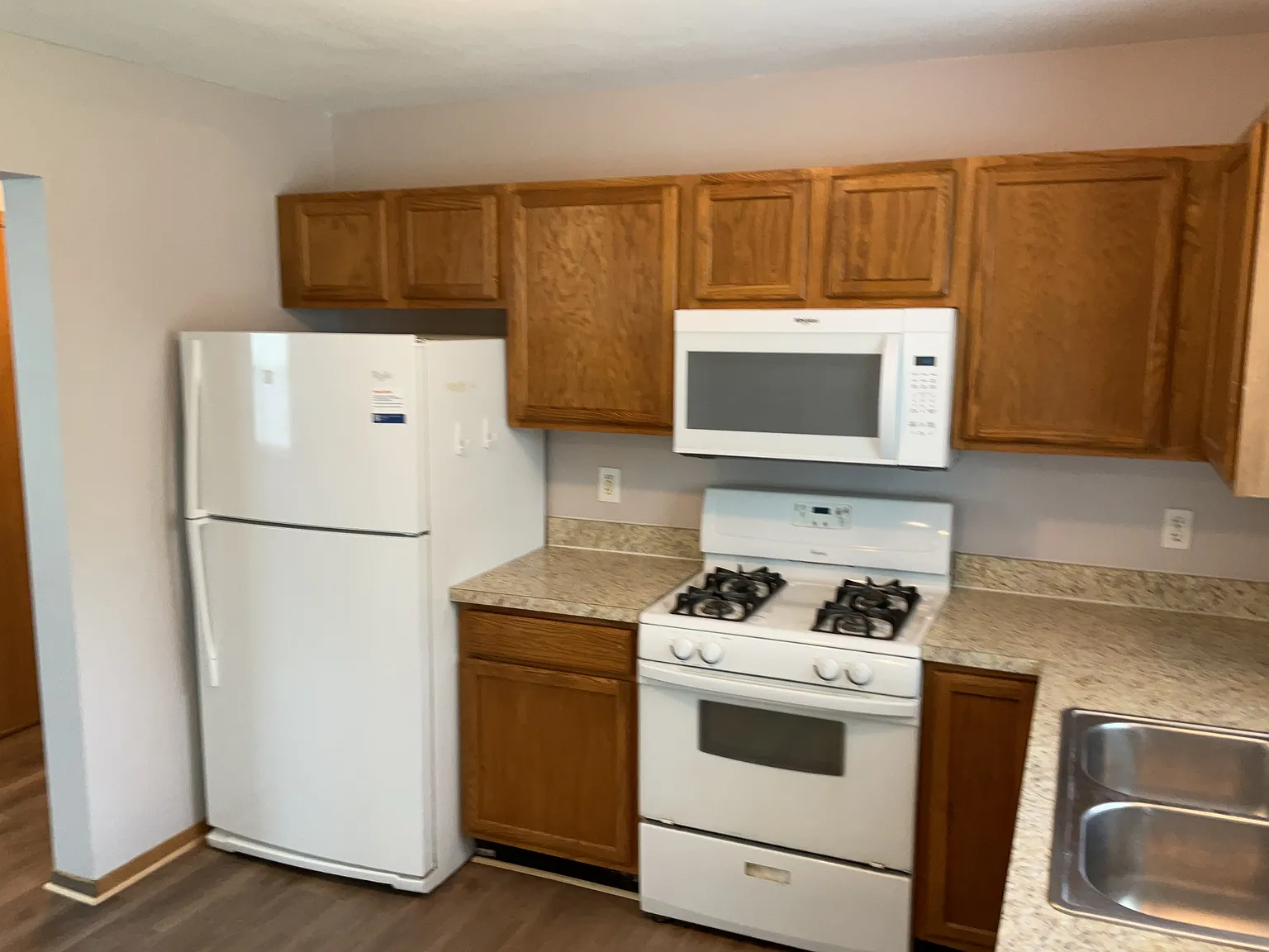 3 bed, 2.0 bath, 1348 sqft, $2,275 — Photo 2