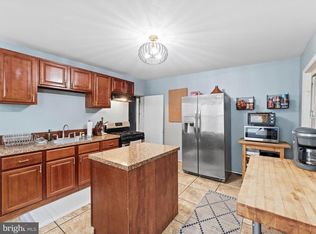 233 E Slocum St, Philadelphia, PA