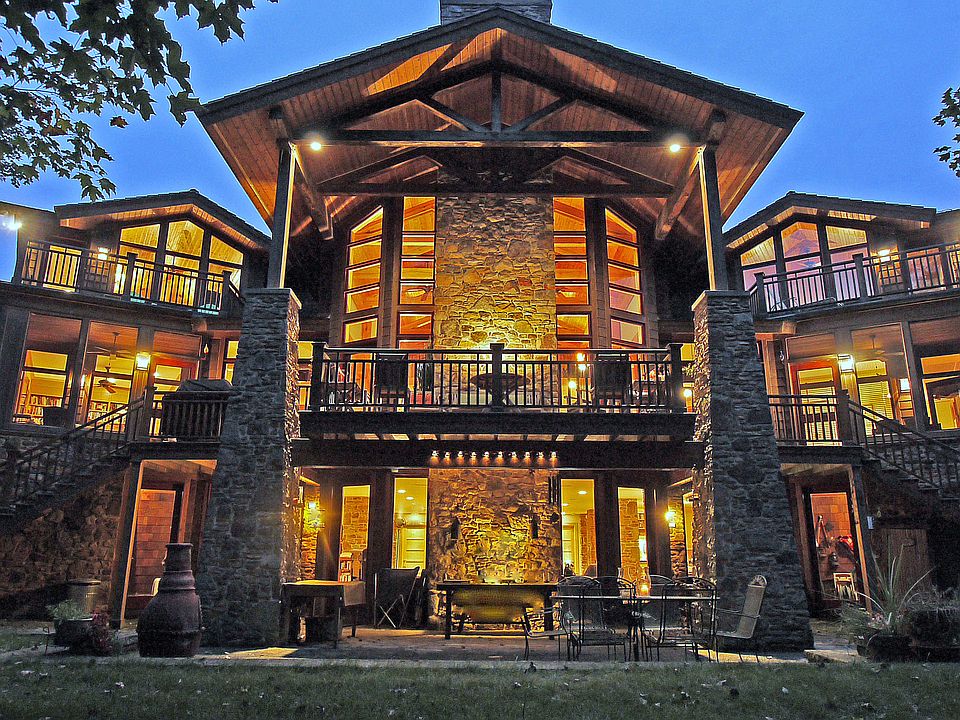 1st image of 385 Larkspur Dr