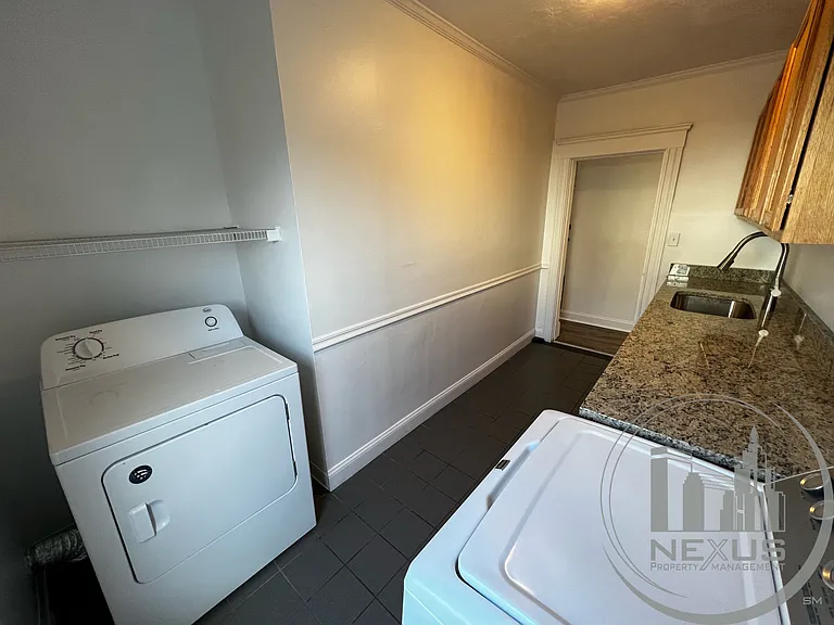  583 Willow St 2F AllNew 2ndFlr 2B/1B Granite Hardwoods PetsOK Prkg — Photo 6