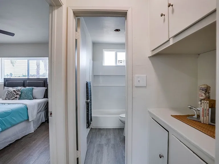 900 Alamitos Ave — Photo 24