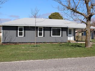 201 W Clouse St, Mountain Grove, MO 65711