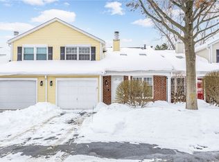 7 Old Pine Ln, Rochester, NY 14615