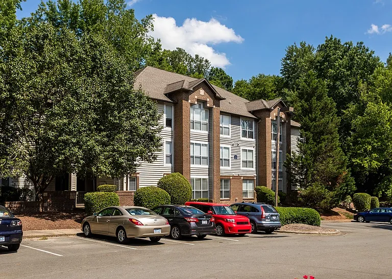 University Ridge Apartments — Photo 34