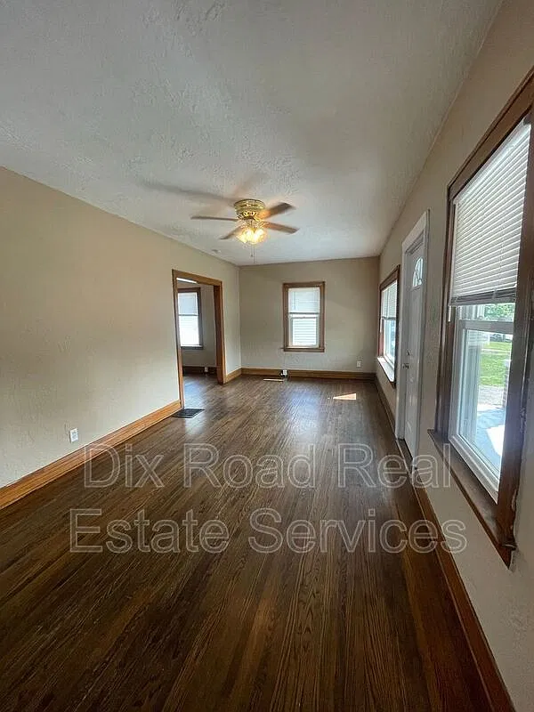2 bed, 1.0 bath, 900 sqft, $1,195 — Photo 4