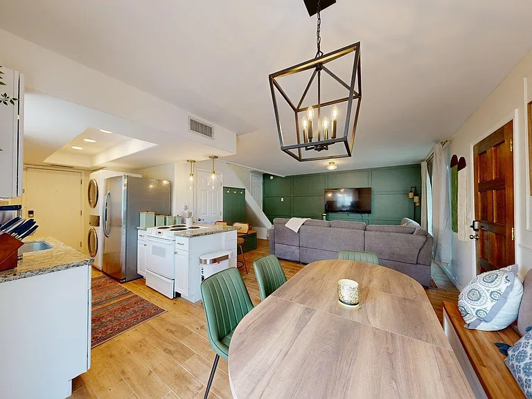 8630 S 51st St #3 — Photo 8