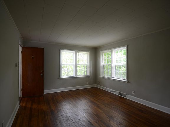 2nd image of 1657 Cedar Ave APT 3