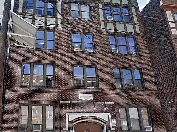 5th image of 122 Corbin Ave #405A