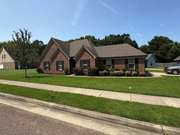 5467 April Forest Dr, Memphis, TN 38141
