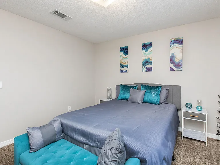 Robin's Place — Photo 17