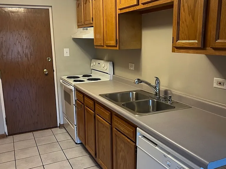 4754 W 101st St #3B — Photo 5