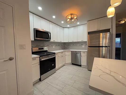 Rented by Compass | media 29