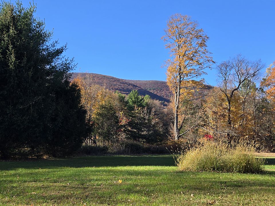 1st image of 825 W Saugerties Woodstock Rd