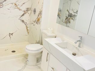 206 Central Park Rd #1, Plainview, NY 11803