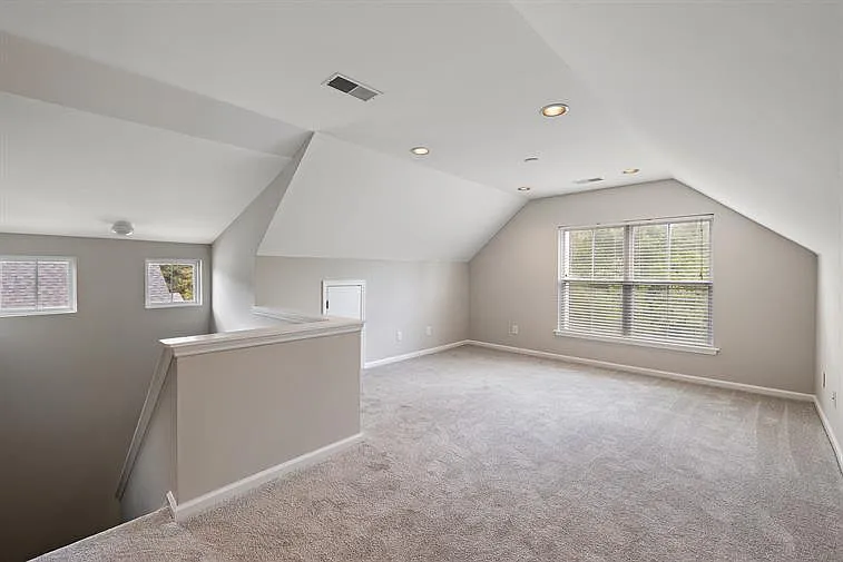 1948 Hubbell Dr — Photo 17