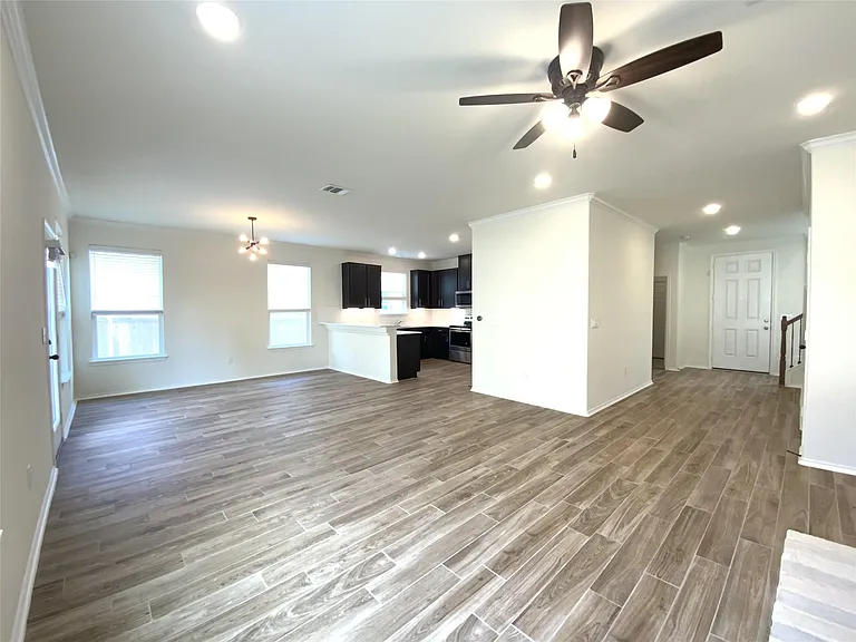 908 Solitude Dr — Photo 8