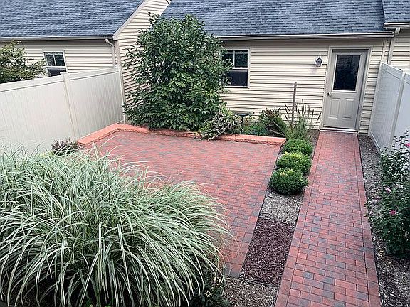 2nd image of 2526 Island Grove Blvd