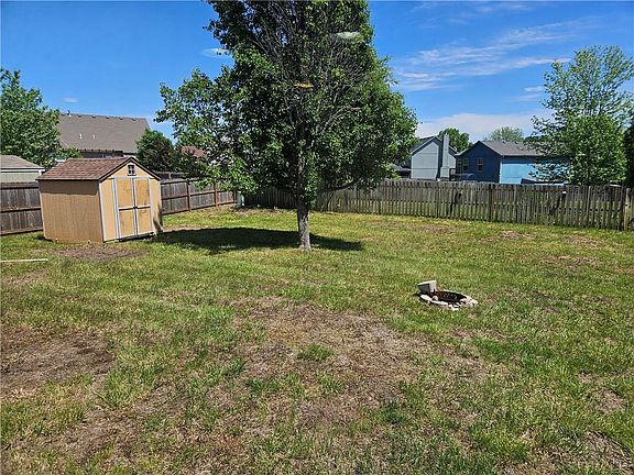 2nd image of 1309 Thomas Dr