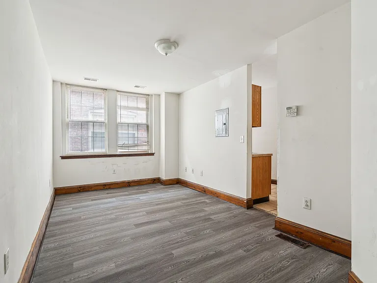 5101-21 Walnut St #26 — Photo 11