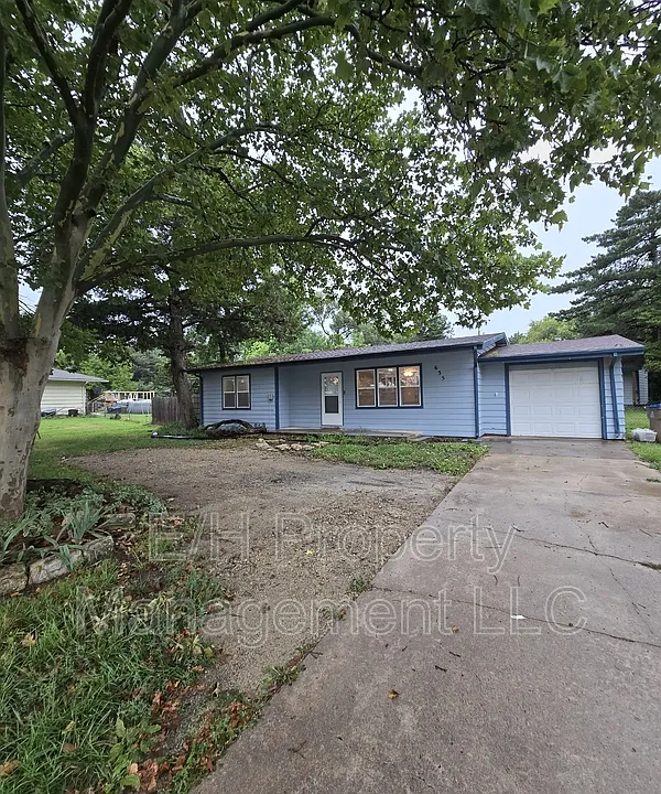 635 N Andover Rd