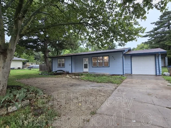 635 N Andover Rd, Andover, KS 67002