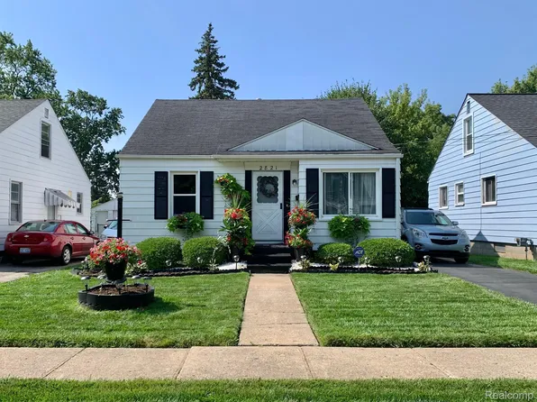 2821 Stevenson St, Flint, MI 48504