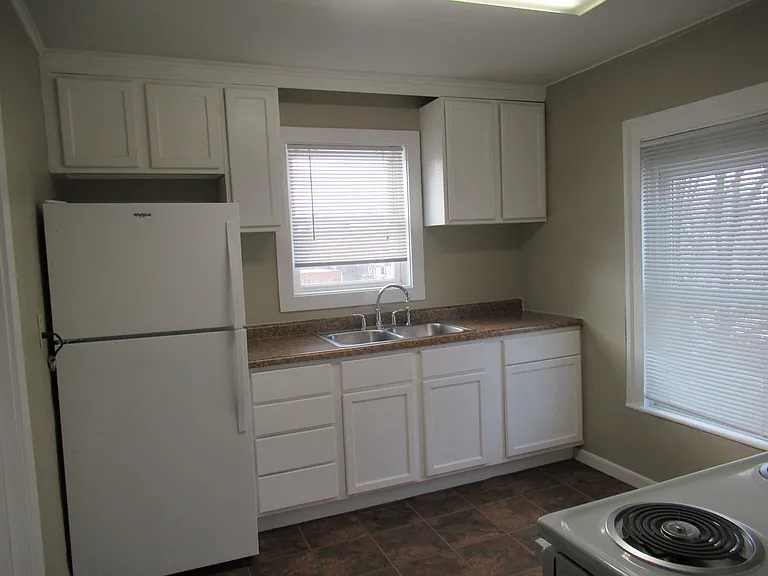 235 W Bluff St #A — Photo 2