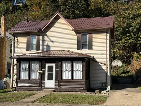 597 Market St, Leechburg, PA 15656