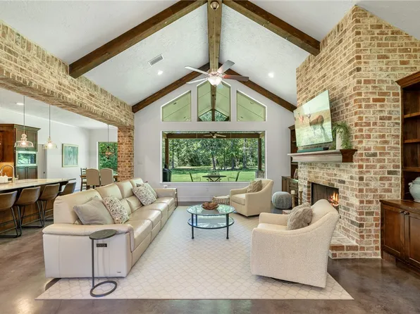 1496 County Road 318, Centerville, TX 75833