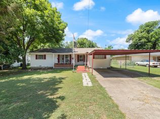 805 W State St, Terrell, TX 75160