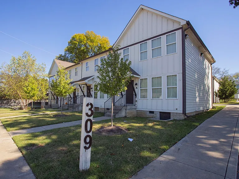 309 Myatt Dr #E — Photo 28