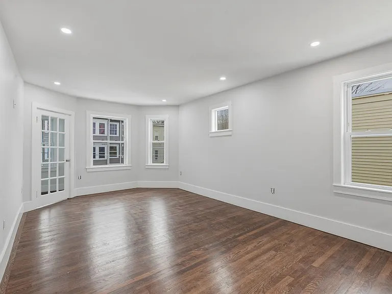 18 Ronan St #2 — Photo 6