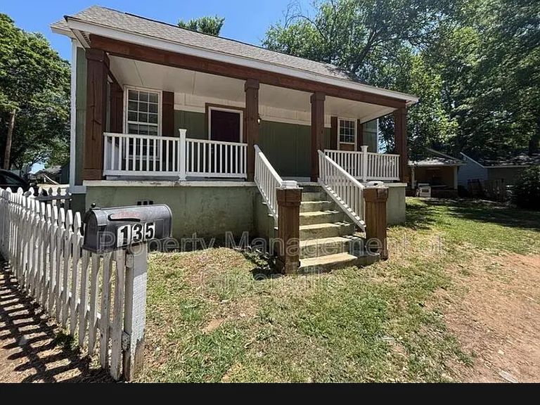 135 D St — Photo 1