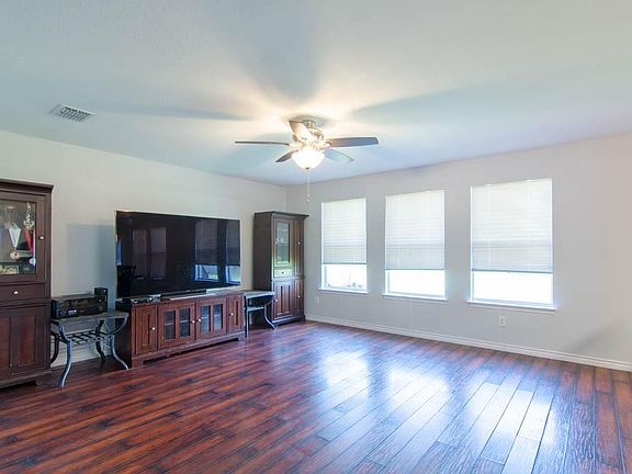 5th image of 2916 Bluffs Ct