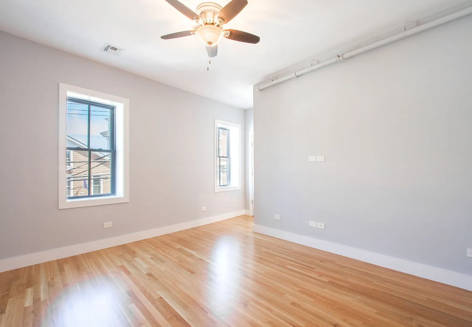 2 bed, 1250 sqft, $3,950 — Photo 4