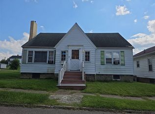 1411 Orange St, Coshocton, OH 43812