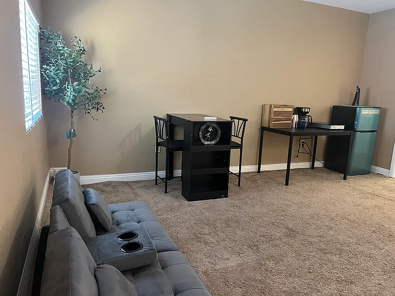 608 Watkins Dr #2 — Photo 11