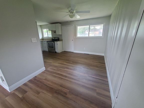 3rd image of 3608 Waterbury Dr