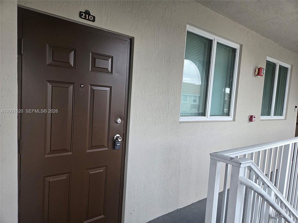 1st image of 2731 SE 17th Ave Unit 210