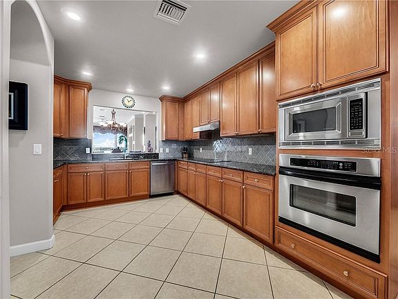 4th image of 8761 The Esplanade APT 30