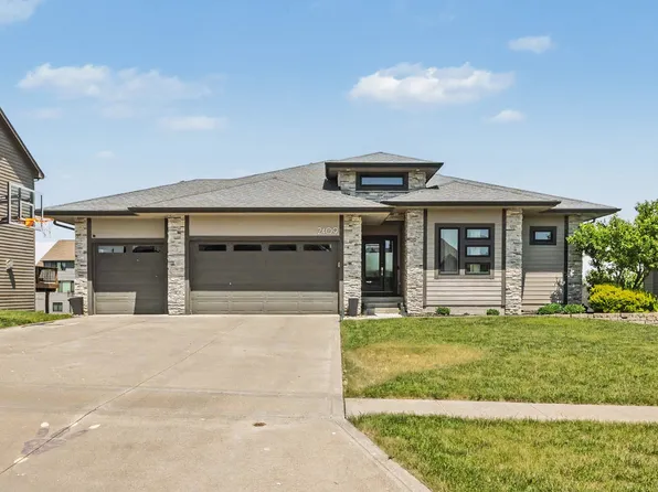 2409 NE 10th Ct, Grimes, IA 50111
