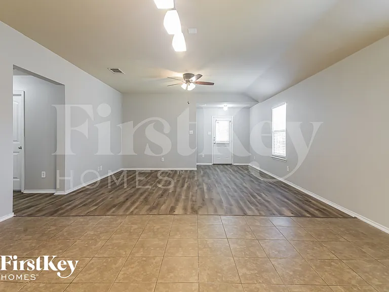 1413 Waco Turner — Photo 5