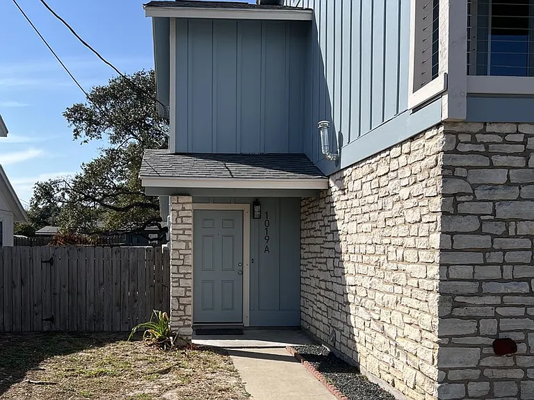 1019A N Allen St #A — Photo 2