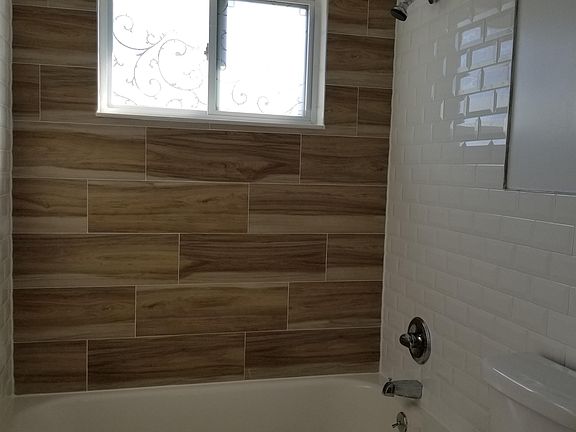 3rd image of 1721 Gardiner Driveapt #26A