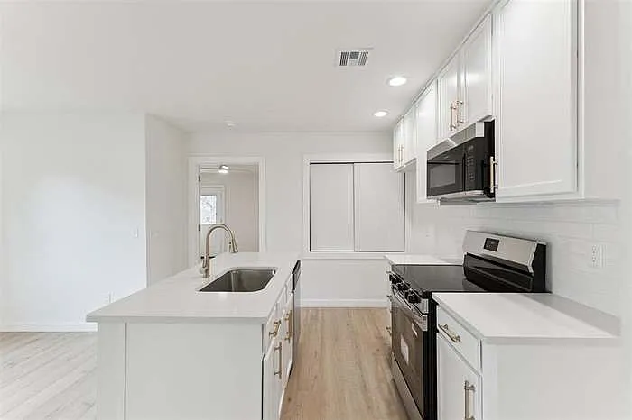 2809 NW 22nd St — Photo 15